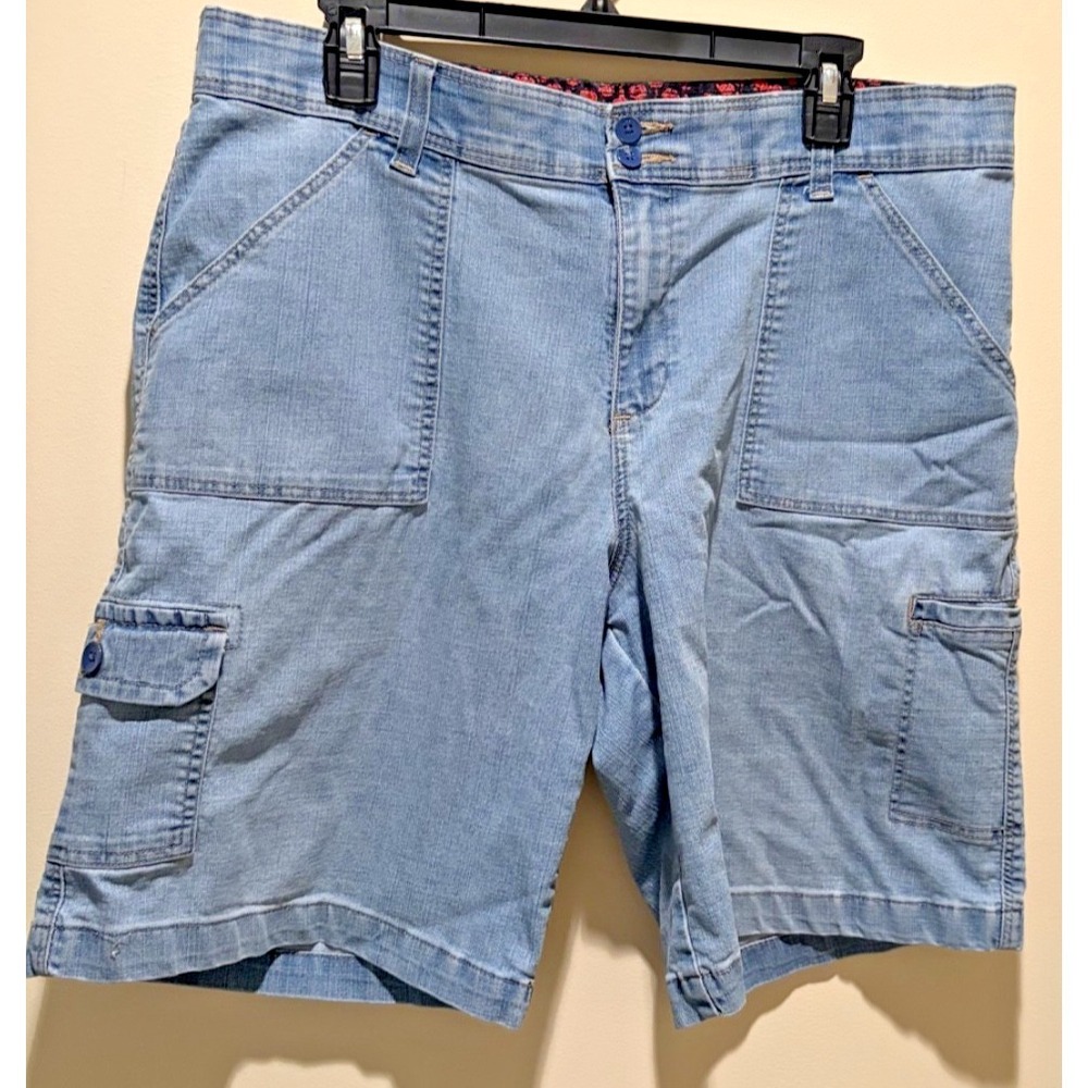 Lee jean shorts size 16W cargo blue denim 6 pockets Sinfully Soft